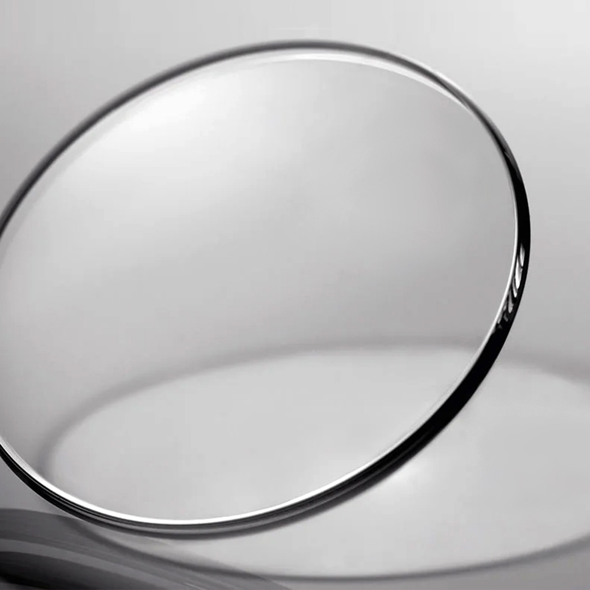SCRATCH-RESISTANT CRYSTAL